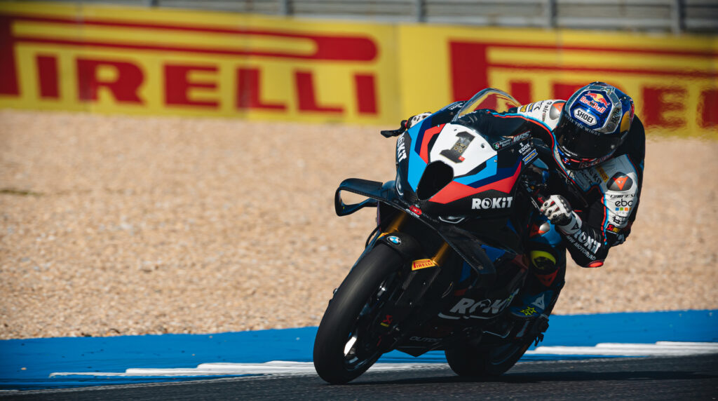 Razgatlıoğlu domina a Estoril con le nuove Pirelli sviluppo