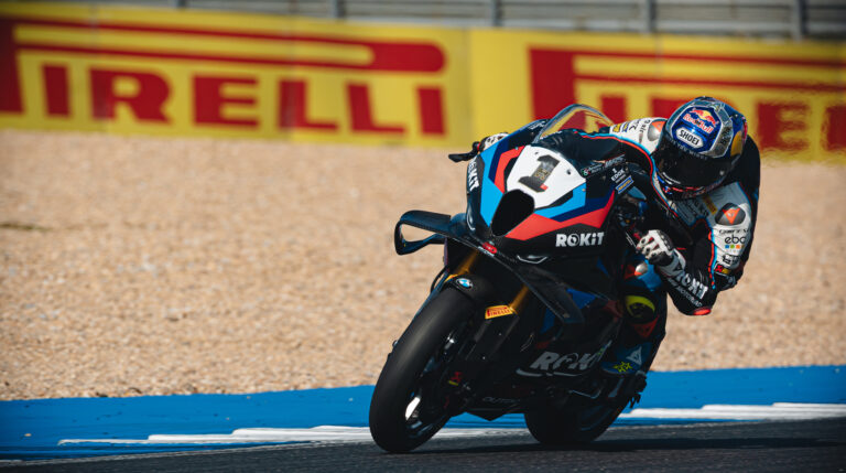 Razgatlıoğlu domina a Estoril con le nuove Pirelli sviluppo