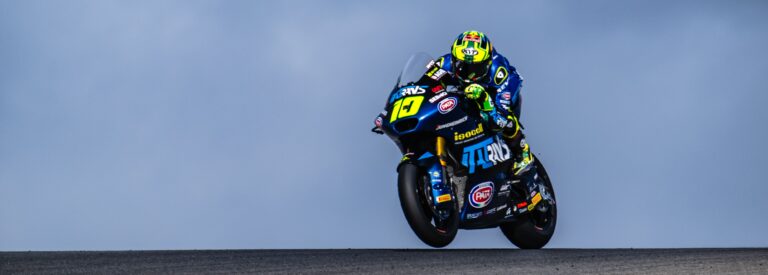 Portimao 2025, Moreira in pole Moto2 con la nuova Pirelli soft