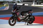 Aprilia SR GT Replica 2025, lo scooter con livrea MotoGP