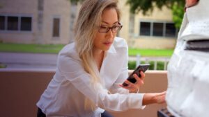 Solera accelera la gestione dei sinistri auto con l’IA