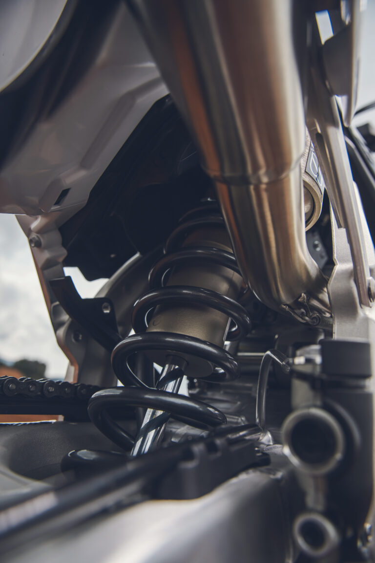 Triumph aggiorna la TF 250-X 2026: più potenza e controllo