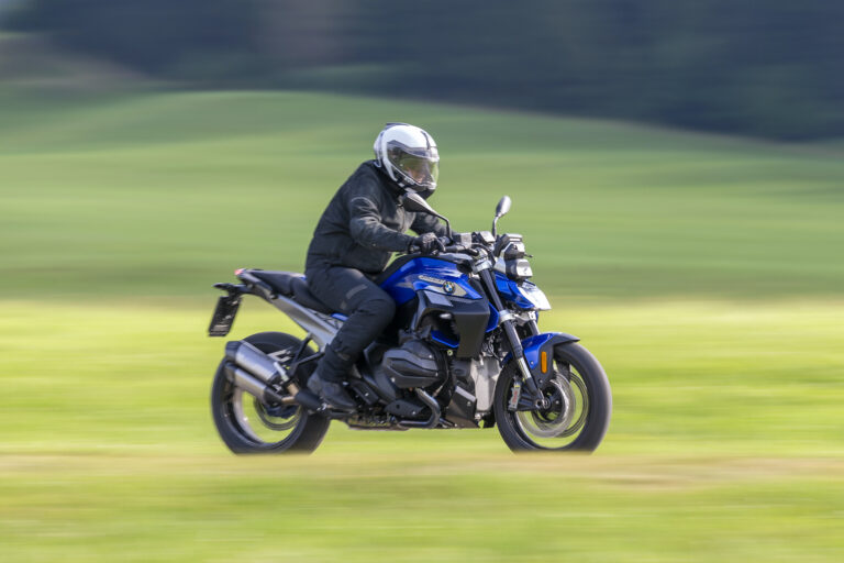 Nuova BMW R 1300 R, diffuse nuove immagini ufficiali