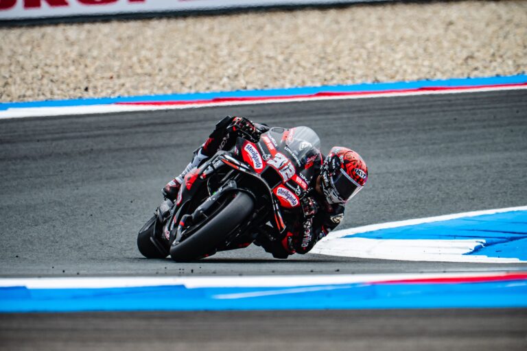 Aprilia rilancia la sfida con Bezzecchi e Savadori al Sachsenring