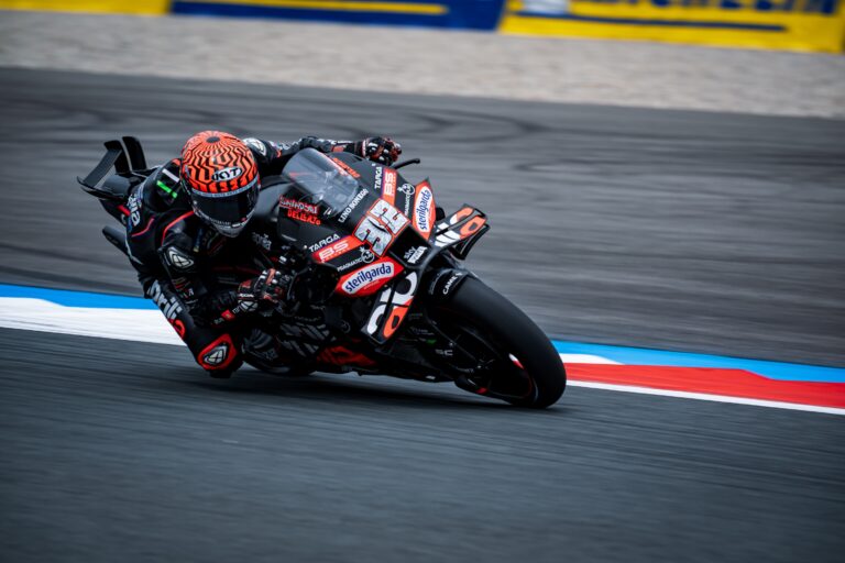 Aprilia competitiva ad Assen: Bezzecchi già in Q2, Savadori ok