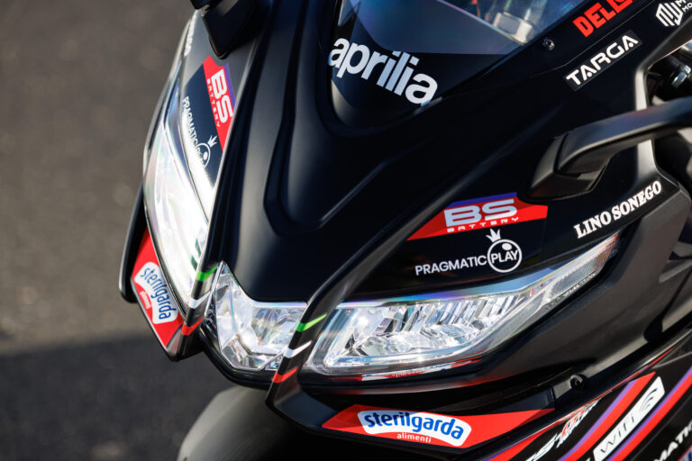 Aprilia RS 125 GP Replica, ottavo di litro in livrea MotoGP