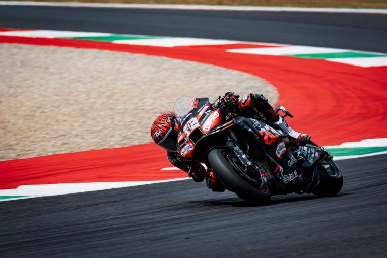 Aprilia solida al Mugello: Bezzecchi sesto nella sprint