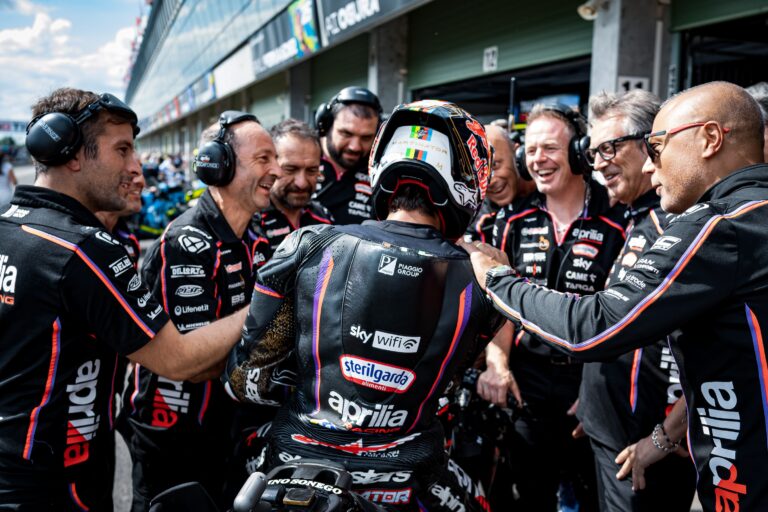 Aprilia vicina al podio nella sprint MotoGP di Brno