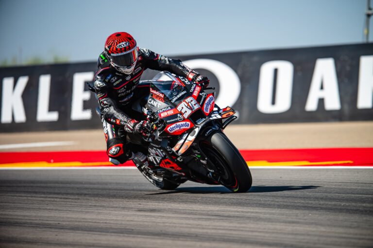 Aprilia sfiora la Q2 al MotorLand Aragón: Bezzecchi 11°, Savadori 19°