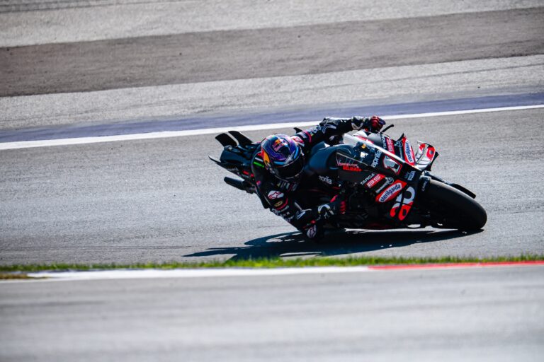 Aprilia alla scoperta di Balaton Park con Bezzecchi e Martín