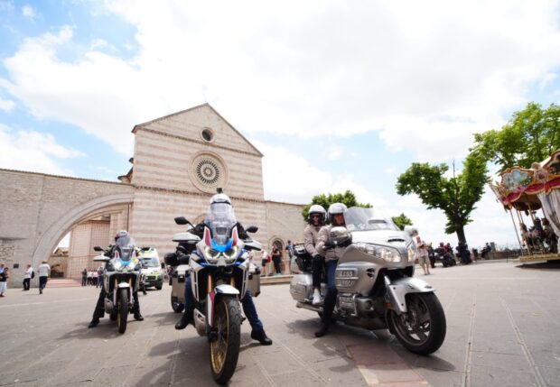 Rally FIM 2024, Assisi e Trasimeno incantano i mototuristi