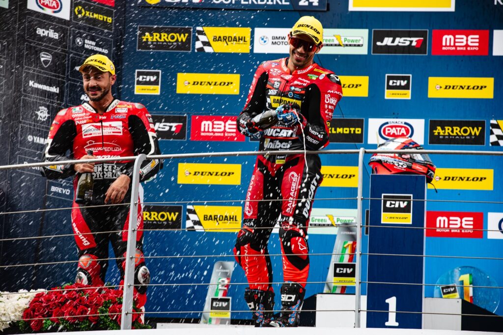 Dunlop CIV Mugello: Pirro e Stirpe dominano in Superbike e 600