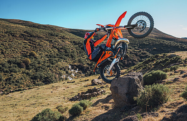Nuova gamma KTM EXC 2025: ritorna la 125 XC-W