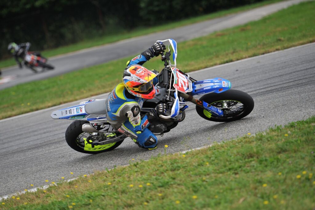Pata Talenti Azzurri FMI protagonisti a Busca negli Internazionali Supermoto