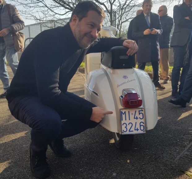 Prima targa storica originale: Vespa 180 SS FMI a Cremona