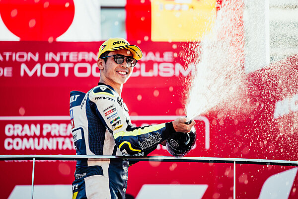 Sasaki trionfa a Valencia e porta Husqvarna al titolo team Moto3