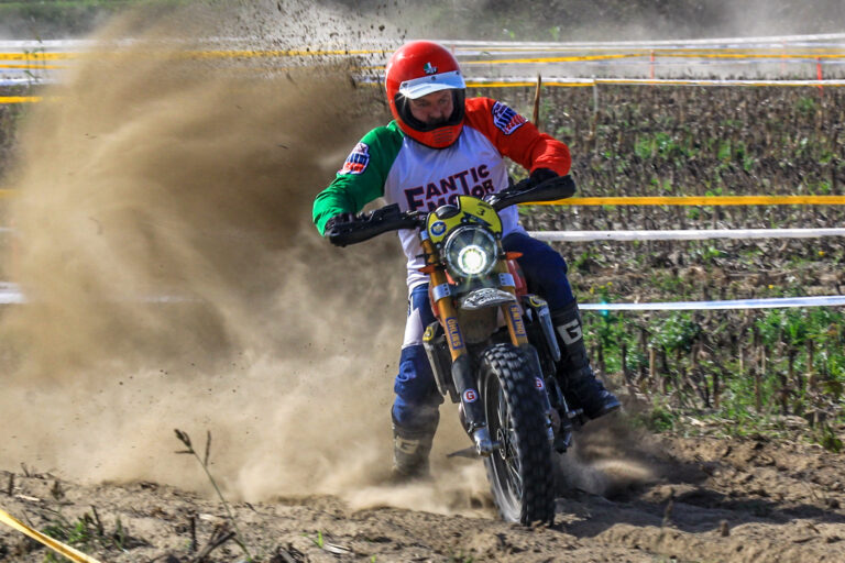 Trofeo Scrambler e Maxienduro, Biserni campione a Garlasco