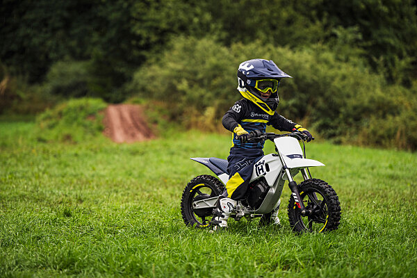 Husqvarna EE 2, nuova minicross elettrica per i più piccoli