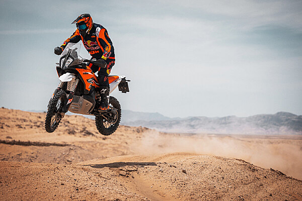 KTM 890 Adventure R Rally 2024 esaurita in 72 ore