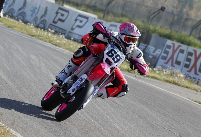 Talenti Azzurri FMI protagonisti a Battipaglia negli Internazionali Supermoto