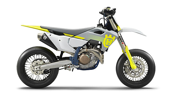 Husqvarna FS 450 2024, la supermoto racing si rinnova