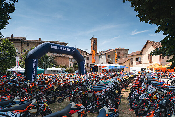Trofeo Enduro KTM 2023, Metzeler conferma il suo supporto