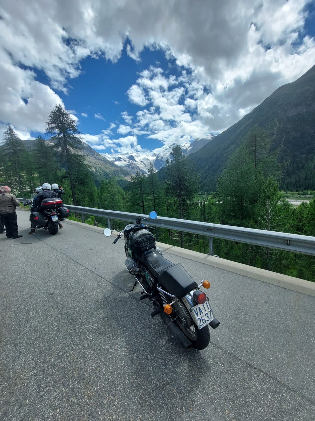 Tour in moto 2023 tra fabbriche italiane, Alpi e Sud