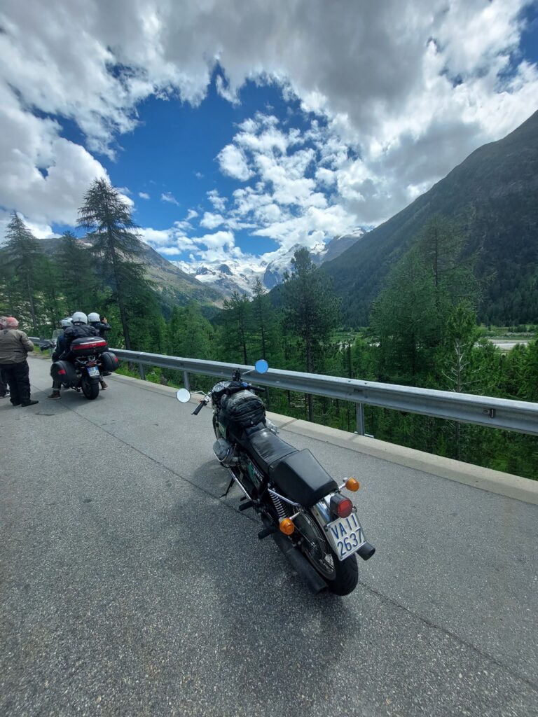 Tour in moto 2023 tra fabbriche italiane, Alpi e Sud