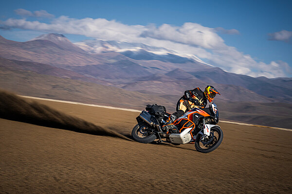 KTM 1290 Super Adventure R 2023, regina dell’offroad travel