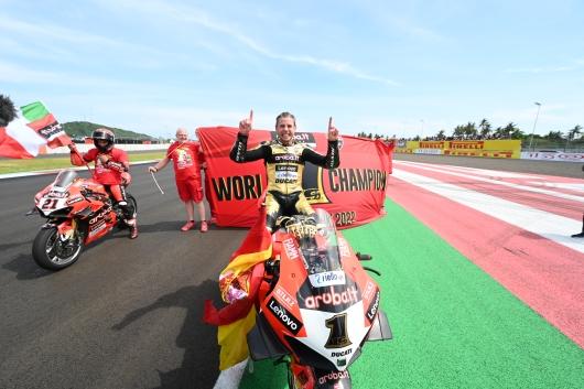 Bautista campione Superbike, duello rovente con Razgatlioglu