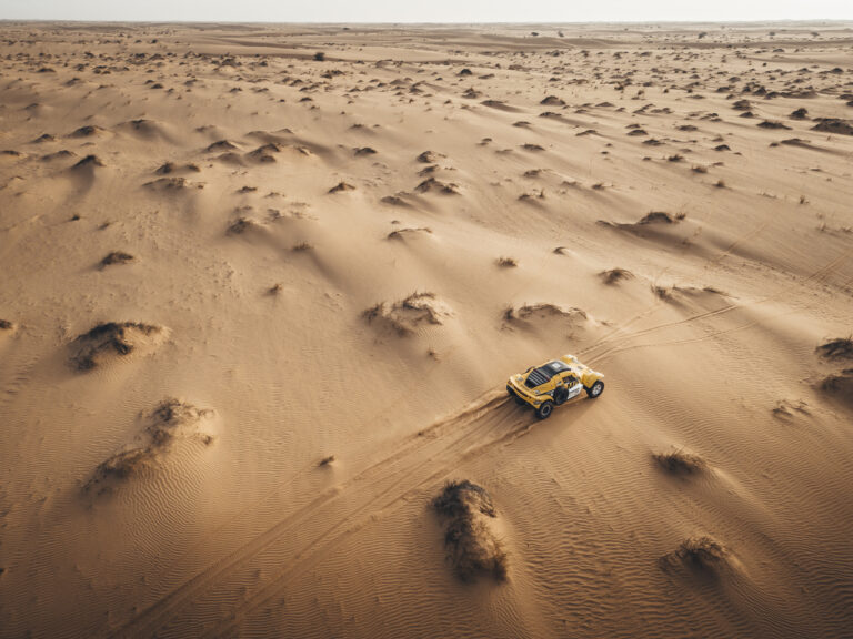 Africa Eco Race 2022, tappa 7: Svitko vince, Gerini tiene il passo