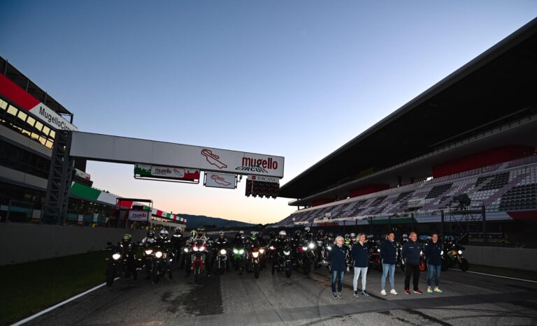 Meet me in Motorcycle: Mugello in rosa tra corsi e parata