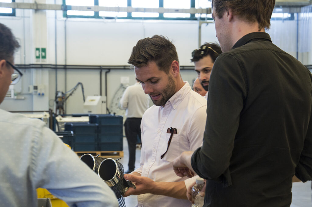 Zard premiata da McLaren e attesa a EICMA con nuove linee di scarichi