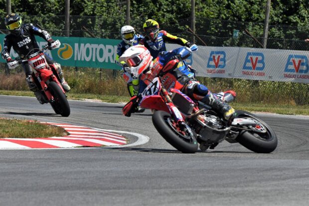 Pata Talenti Azzurri protagonisti a Ortona nel Supermoto