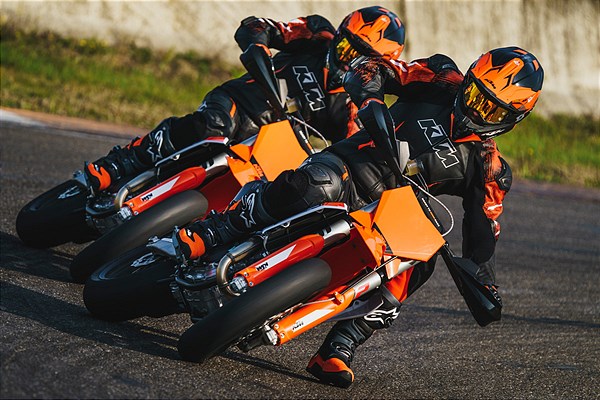KTM 450 SMR 2023, la nuova regina della Supermoto