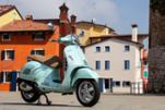 Vespa vale 906 milioni: il brand corre oltre la mobilità