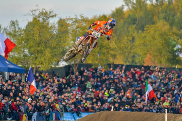 MXGP Mantova: Herlings campione del mondo, Cairoli saluta il pubblico