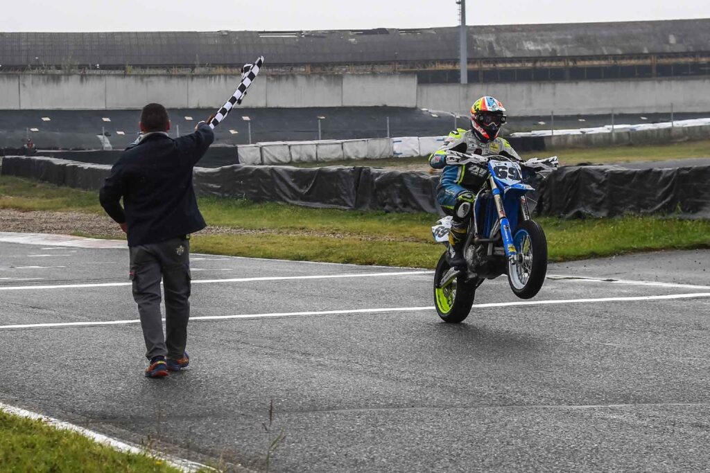 Internazionali d’Italia Supermoto, Vandi domina la S4 a Castelletto