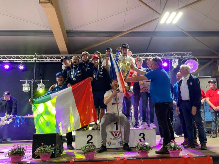 Europeo Enduro, Italia seconda a squadre e pioggia di titoli