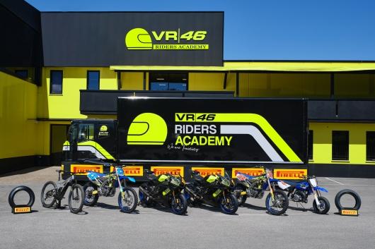 La VR46 Riders Academy sceglie Pirelli per gli allenamenti moto ed e-MTB