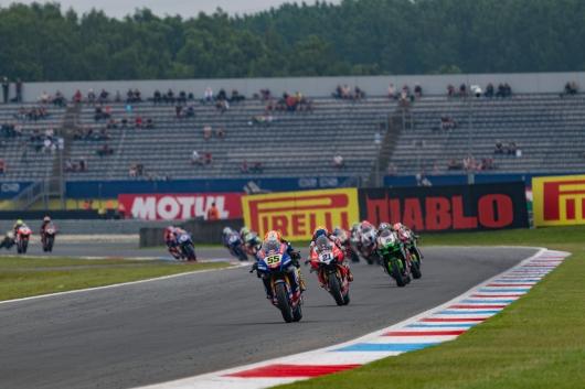 Assen da leggenda: tripletta Rea, Locatelli sul podio e Pirelli protagonista