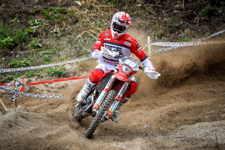 Mondiale Enduro, partenza sprint per i Pata Talenti Azzurri FMI