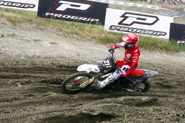 Cavallara sorride ai Pata Talenti Azzurri FMI nel Prestige MX2