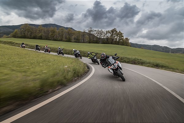 KTM affianca Safe Ride Experience per la guida su strada sicura