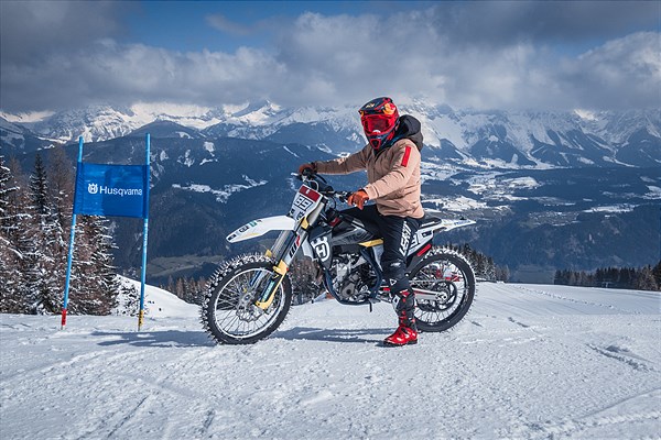 Marcel Hirscher nuovo ambassador globale di Husqvarna Motorcycles