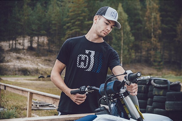 Husqvarna presenta la collezione Casual Apparel 2021