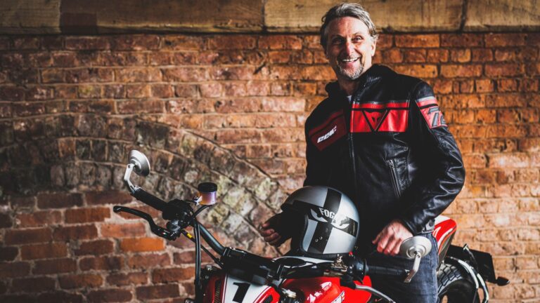 Carl Fogarty firma con Forzo un cronografo ispirato al TT