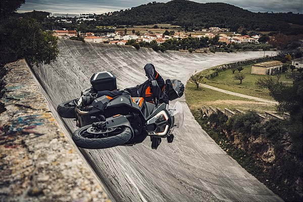 Nuova KTM 1290 Super Adventure S 2021, la maxi travel si aggiorna