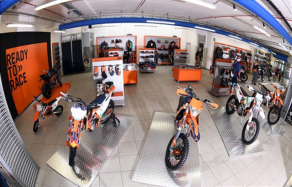 Nuova casa KTM a Roma: Bi & Ti apre il maxi showroom sulla Tiburtina