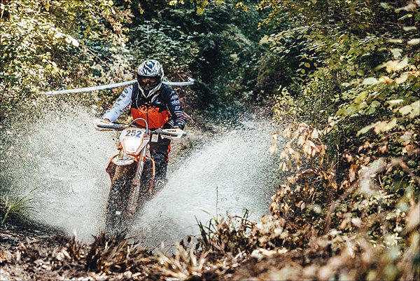 Trofeo Enduro KTM, ad Anghiari spettacolo e sole per oltre 200 piloti